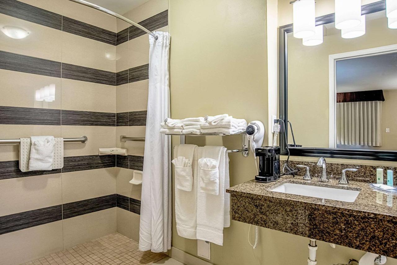 Quality Inn & Suites Phoenix Nw - Sun City Youngtown Exterior foto