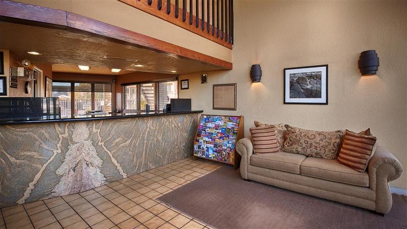 Quality Inn & Suites Phoenix Nw - Sun City Youngtown Exterior foto
