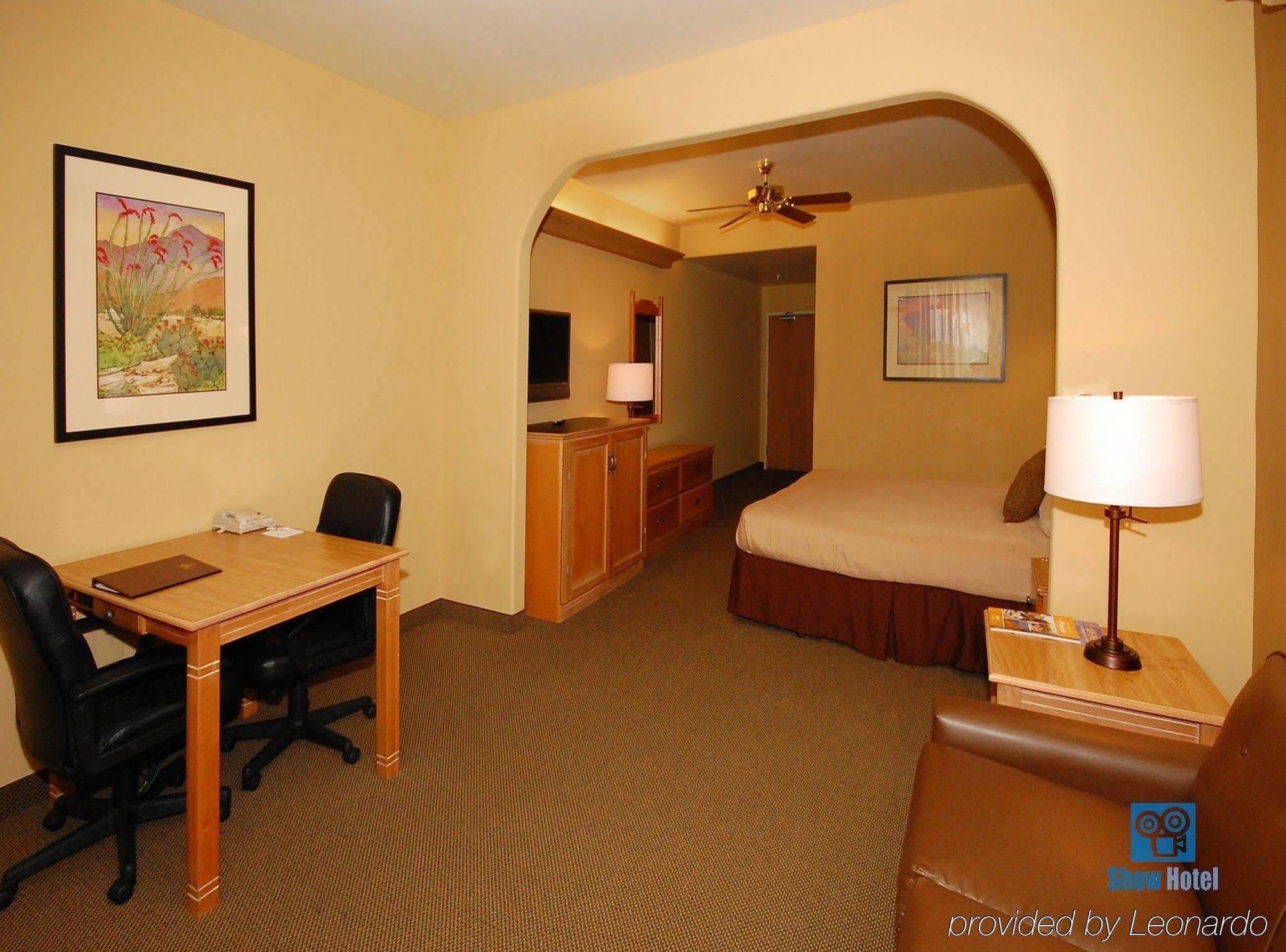 Quality Inn & Suites Phoenix Nw - Sun City Youngtown Quarto foto