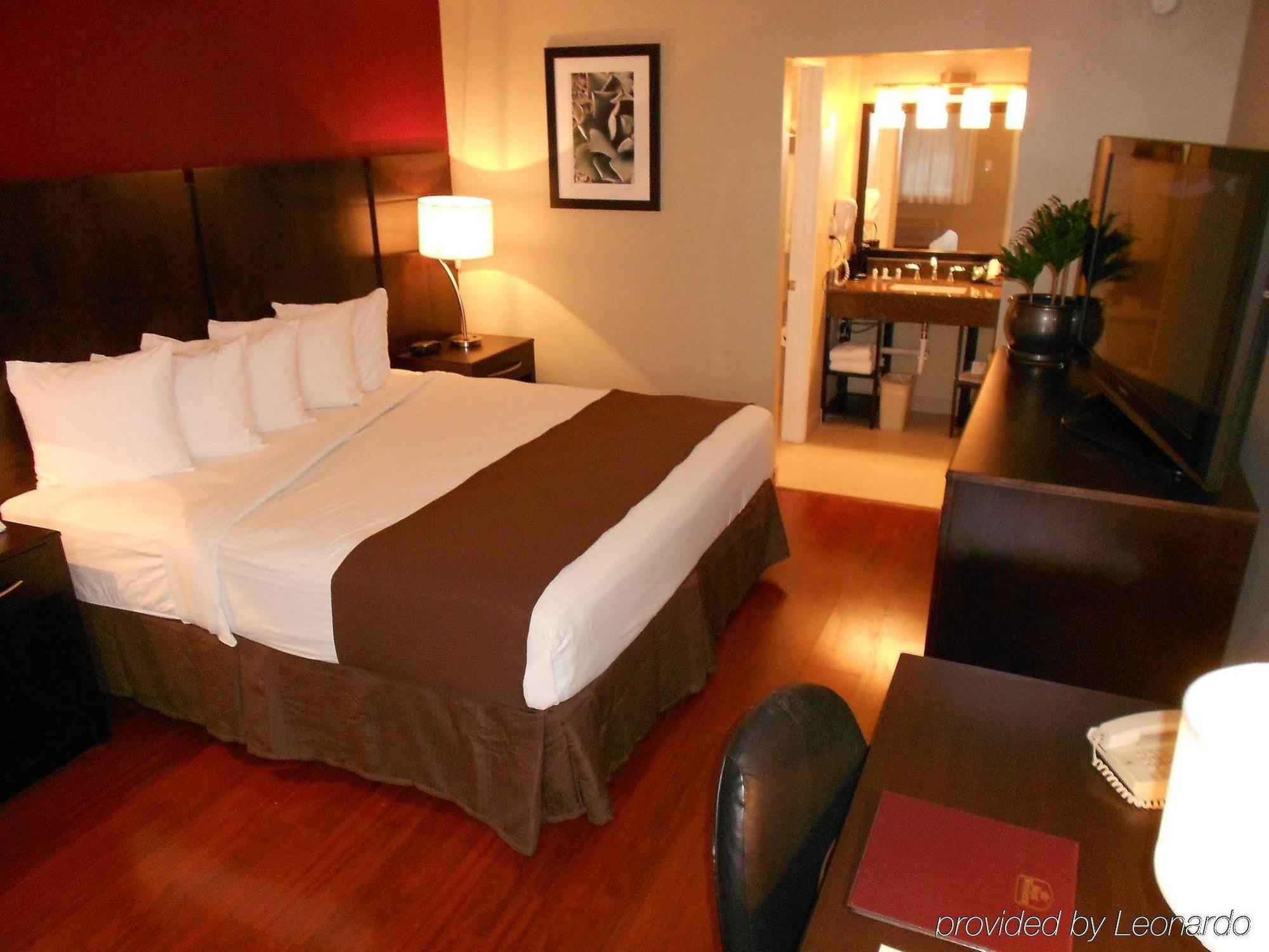 Quality Inn & Suites Phoenix Nw - Sun City Youngtown Quarto foto